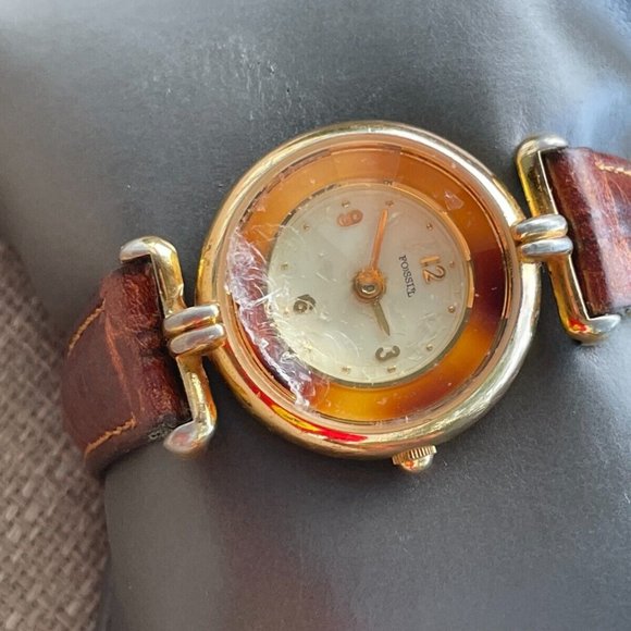 Vintage Fossil Ladies Wrist Watch Brown Leather Band Sold AS IS. for Repair - Picture 2 of 12